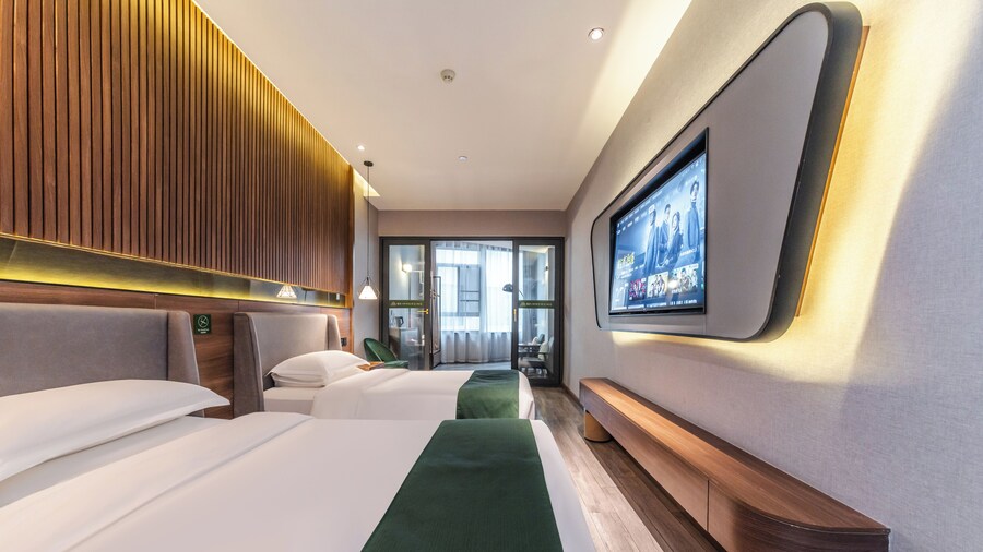 Immersing Hotel