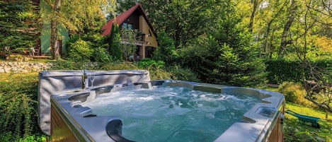 Bain à remous extérieur