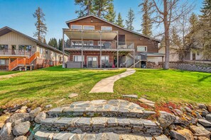 Exterior - Crispin Lake House-lakefront- private dock- close to town-sleeps 16 (McCall)