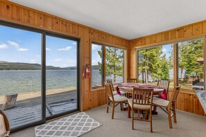 Dining - Crispin Lake House-lakefront- private dock- close to town-sleeps 16 (McCall)