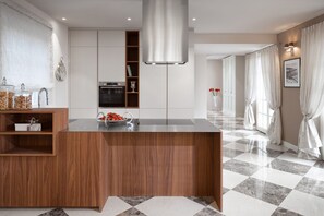 Dishwasher, coffee/tea maker, high chair, cookware/dishes/utensils - Villa Lea-casa del Sole Zadarvillas (Tar-Vabriga)