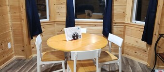 Cozy 2-bedroom house in Bingham with direct trail access