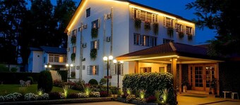 Hotel Meridien River Front Rajbagh
