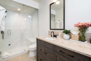 Shower, shampoo - Abode at Wildflower, views, near village center (Sun Valley)
