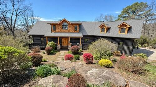 The Ivy | Mountain Views, Game Room, Outdoor Fireplace & 2 Private Acres Near Brevard