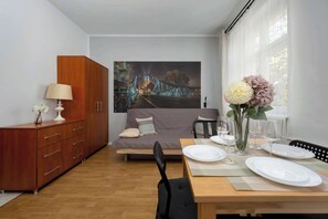 Dining - Functional Studio in the Center | Close to the Market | Smart TV (Wrocław)