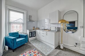 Studio | Private kitchen - Glendale House by Guestz (Lytham St. Anne's)
