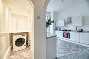 Private kitchen - Glendale House by Guestz (Lytham St. Anne's)