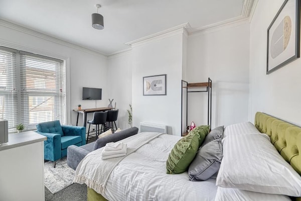 Glendale House By Guestz - Southport Beach