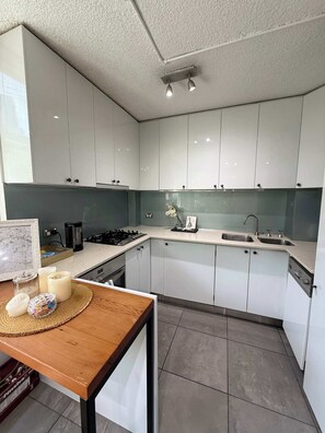 Fridge, microwave, oven, stovetop - Chic Waterfront Stay with Prime Sydney Access (Lavender Bay)