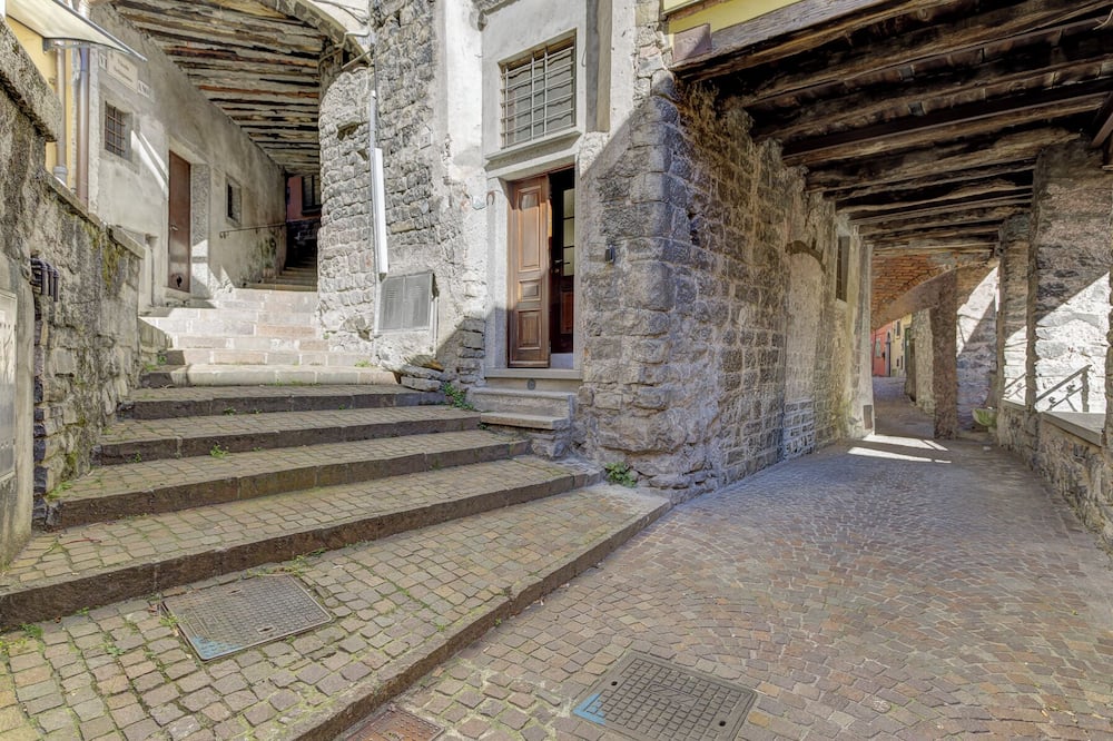 Argegno Vintage by Wonderful Italy - Biazzeno