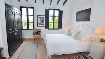 4 Schlafzimmer, Bügeleisen/Bügelbrett, WLAN, Bettwäsche