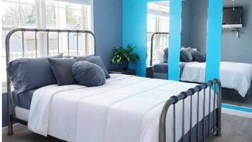 2 bedrooms, desk, iron/ironing board, free WiFi