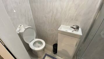 Studio, 1 Bedroom | Bathroom