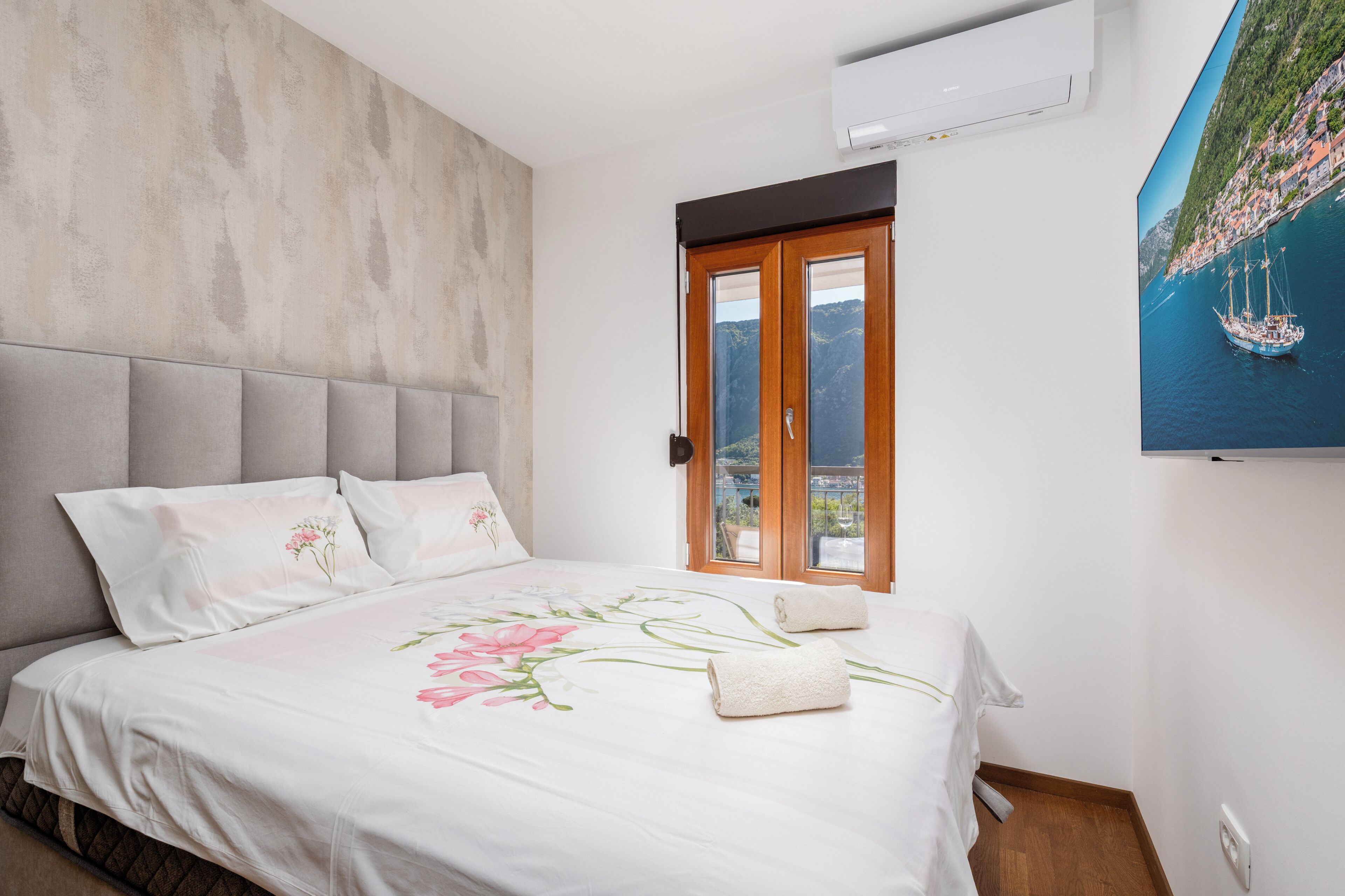 1 bedroom, iron/ironing board, Internet, bed sheets