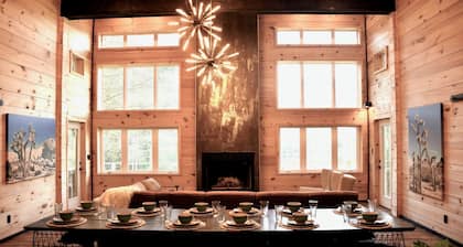 Secluded 4 bedroom cabin on a private pond.