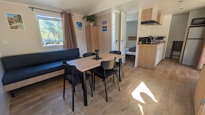 Dining - New mobile home in renovated campsite direct beach access on foot to porto-vecchio (Porto-Vecchio)