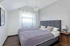 Bügeleisen/Bügelbrett, Reisekinderbett, WLAN, Bettwäsche