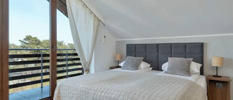 Iron/ironing board, travel cot, WiFi, bed sheets