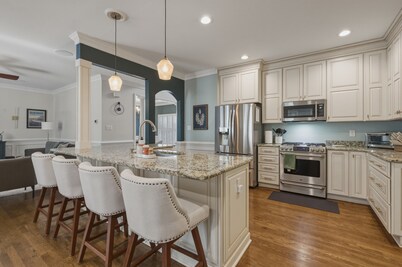 Spacious home in safe and accessible area! Close to Hull Street, TurnPike, & RVA