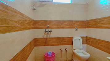 Deluxe Room | Bathroom