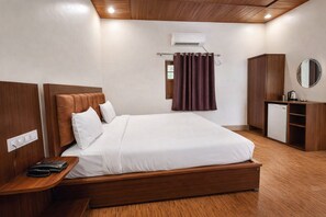 Deluxe Room - Shree Gulab Mansion Hotel and Restaurant (Prayagraj)