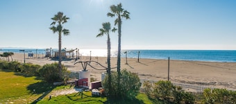 Talea Sun & Sea Haven | 1BR Apartment by PikHost