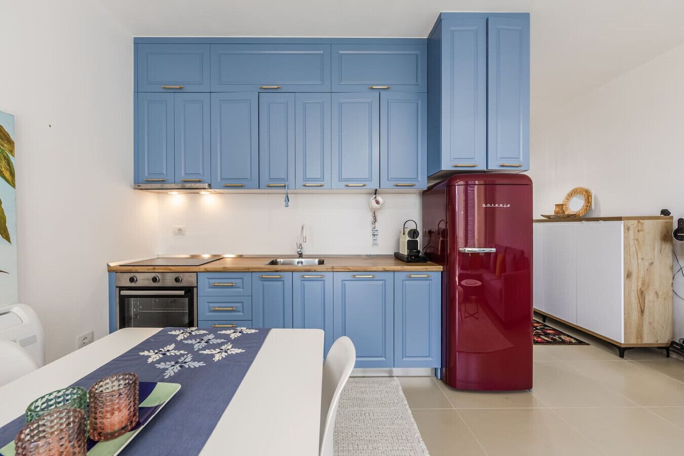 Fridge, oven, stovetop, dishwasher
