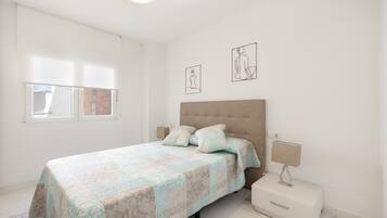 3 slaapkamers, een strijkplank/strijkijzer, wifi, beddengoed