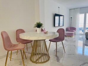 Dining - Spectacular Apartment Just 200m from the Sea (Calafell)