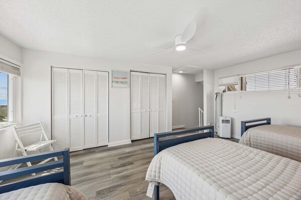 Free WiFi, bed sheets - Sandpiper Dunes - Hosted By Moore AI Rentals (Fernandina Beach)