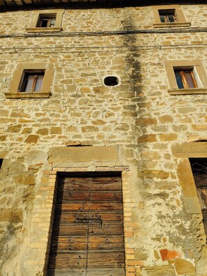 Exterior detail - Large 3 bedroom country house near Ascoli Piceno in the heart of Le Marche. (Ascoli Piceno)
