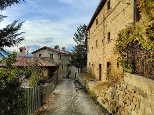 Large 3 bedroom country house near Ascoli Piceno in the heart of Le Marche.
