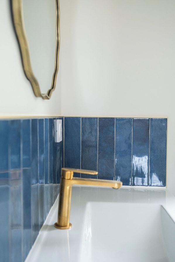 Bathroom - Vrbo Property (Langrune-sur-Mer)