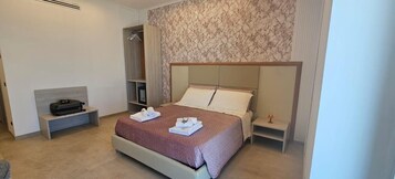 Room, Sea View | Desk, free WiFi