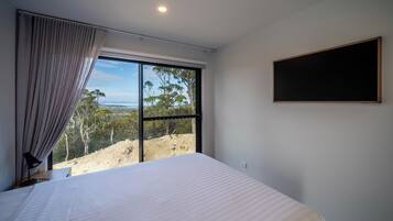 Deluxe House, Bay View | Free WiFi, bed sheets