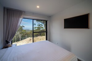 Deluxe House, Bay View | Free WiFi, bed sheets - Freycinet Residences (Coles Bay)
