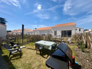 Outdoor dining - House between forest and beach - 4 guests (Saint-Jean-de-Monts)