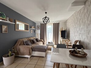 TV - Charming house near Pézenas - 4 guests (PAULHAN)