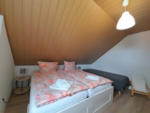 1 bedroom, free WiFi, bed sheets