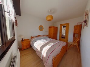 Free WiFi - Charming apartment - 4 guests (Les Rousses)