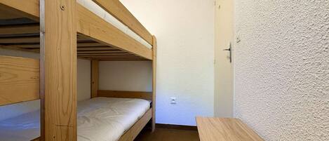 2 bedrooms