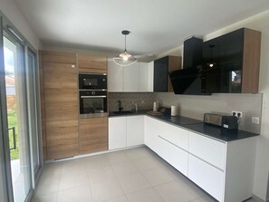 Fridge, microwave, oven, stovetop - House with Wifi - 6 guests (Moliets-et-Maa)