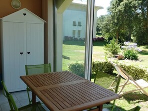 Outdoor dining - Apartment with parking - 4 guests (Moliets-et-Maa)