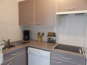 Fridge, microwave, oven, stovetop - Apartment with parking - 4 guests (Moliets-et-Maa)