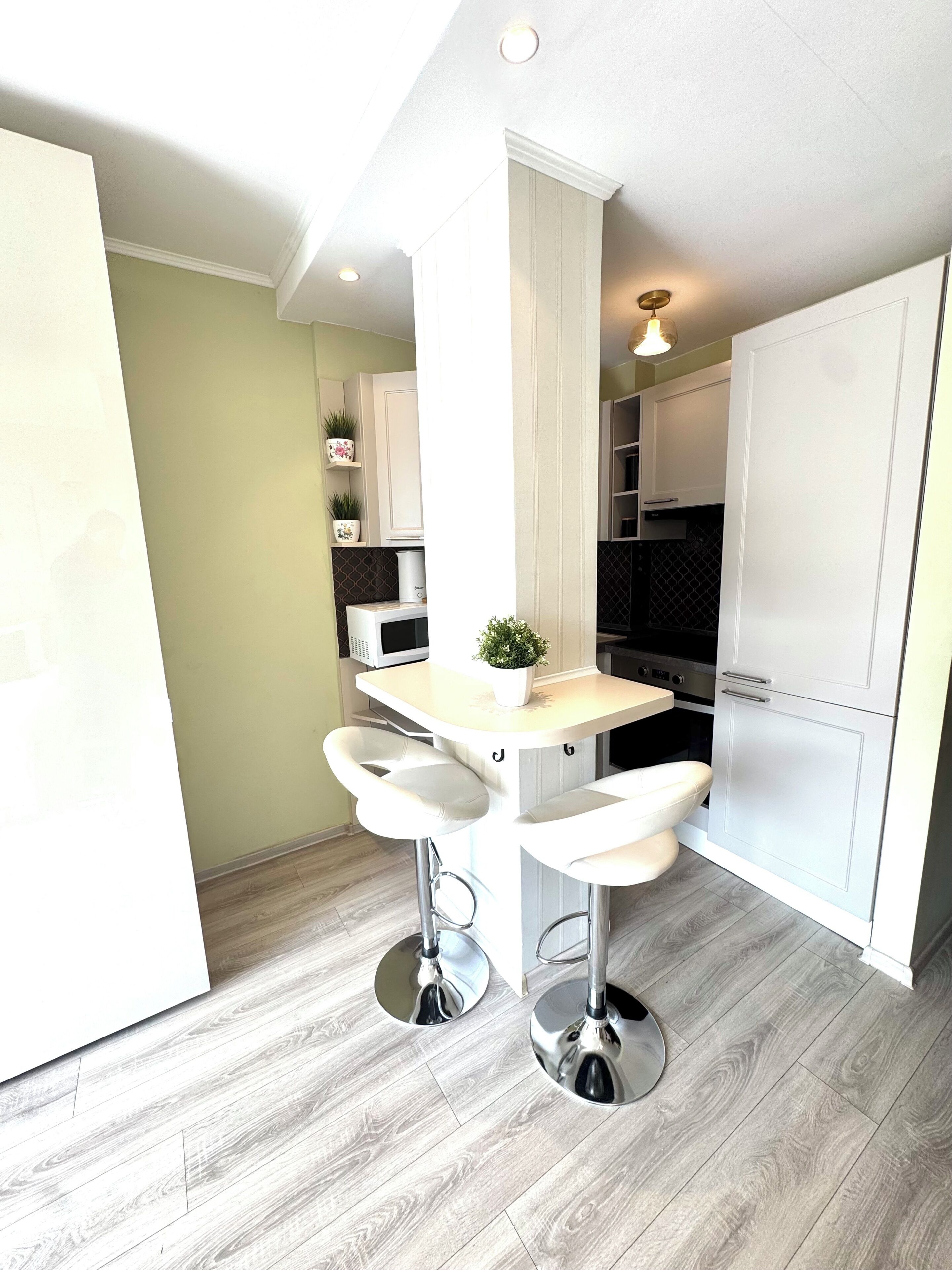 Estudio panorámico, vista al parque | Restaurantes