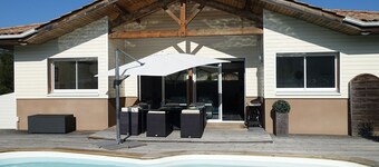 Villa with heated pool - 8 guests