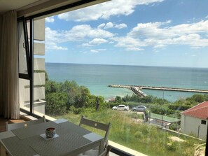 Perusstudio, merinäköala | Ruokailu