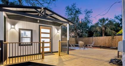 Spacious Studio Just 10 Mins to St Pete Beach
