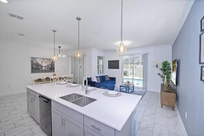 House - 4BR Resort Home Pool Gym Disney Minutes Away (Davenport)